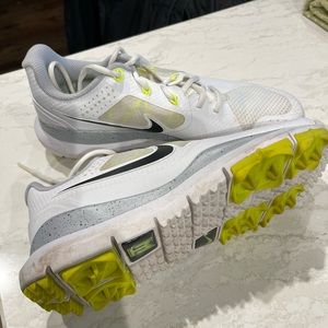 Men’s Nike golf shoes. Excellent condition